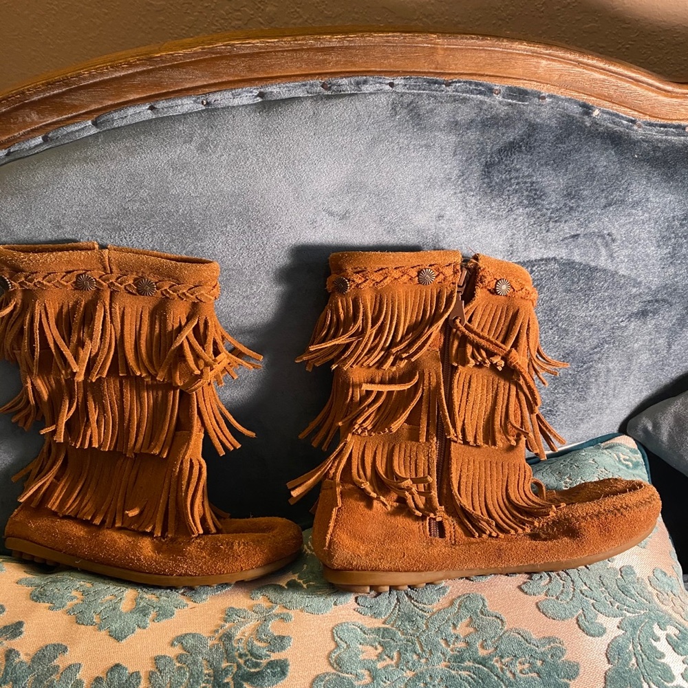MINNETONKA MOCCASINS. AWESOME CONDITION size 6❤️